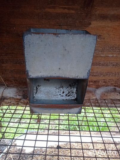 Бункерная кормушка для кроликов