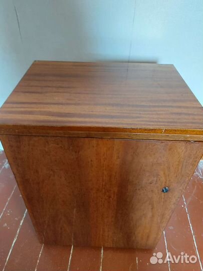 Швейная машина Чайка 142м