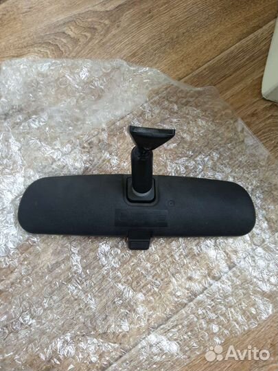 Зеркало заднего вида