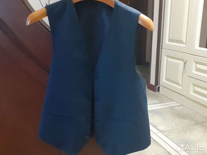 Школьный костюм классический, 136 размер