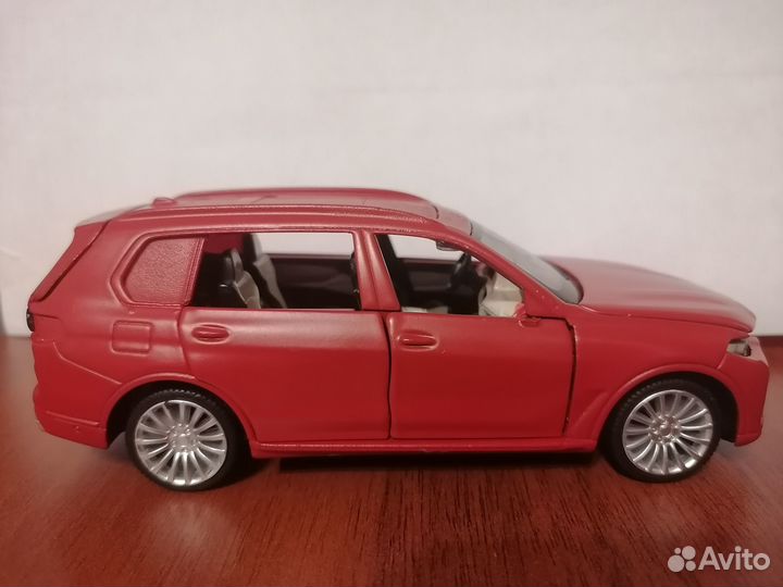 Модель бмв х7 в масштабе 1/32 читайте описание