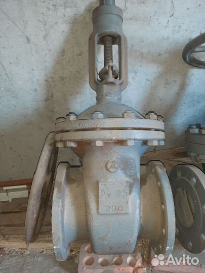 Продам задвижки