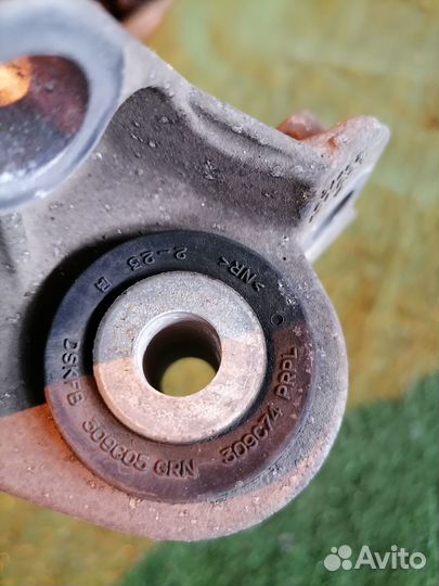 Кронштейн опоры двс 7M51-6P093KA Volvo S40 V50 MS