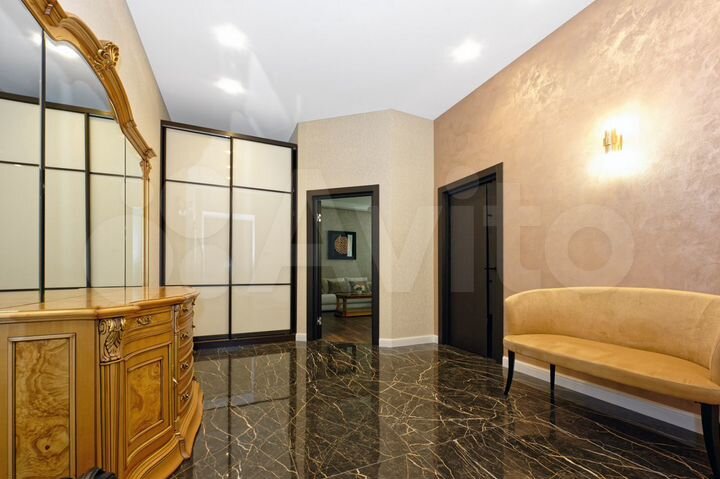 4-к. квартира, 177 м², 3/6 эт.