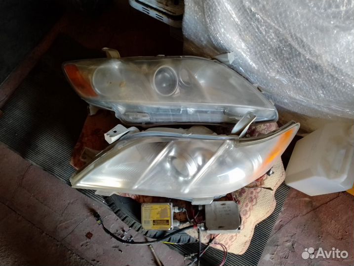 Фары на toyota camry 40