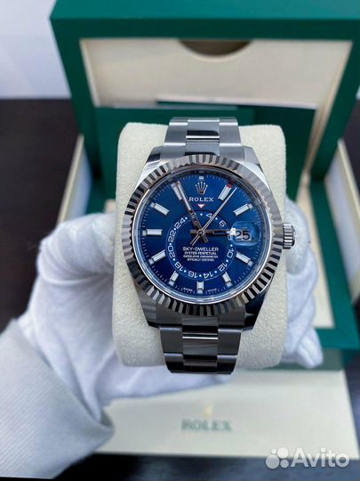 Часы Rolex Sky-Dweller 42 mm Blue Dial Oyster