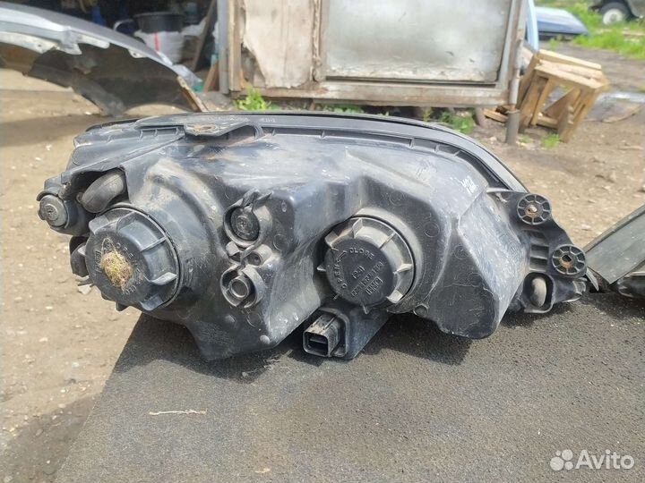 Фары KIA sorento 2005г. 2.5 aт