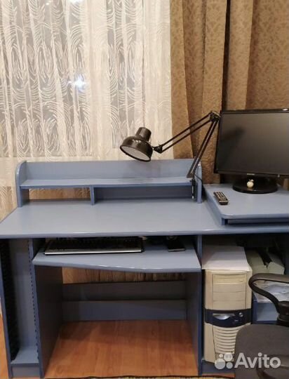 Компьютерный стол