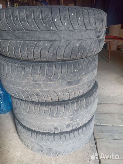 Bridgestone Ice Cruiser 7000 195/60 R15