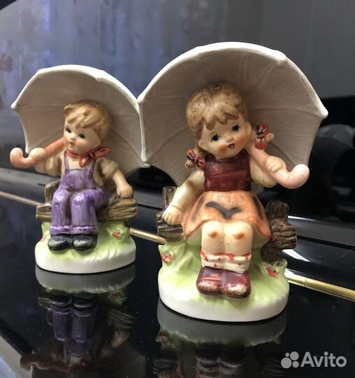 Две Фарфоровые статуэтки - дети