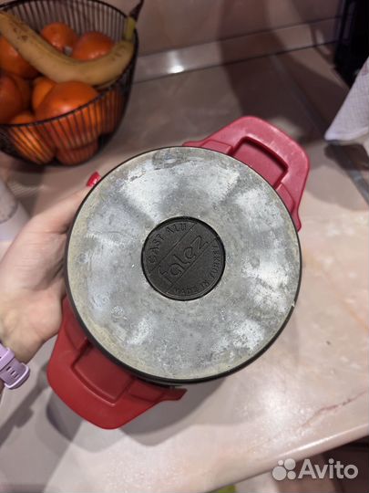 Небольшая чугунная кастрюля Falez