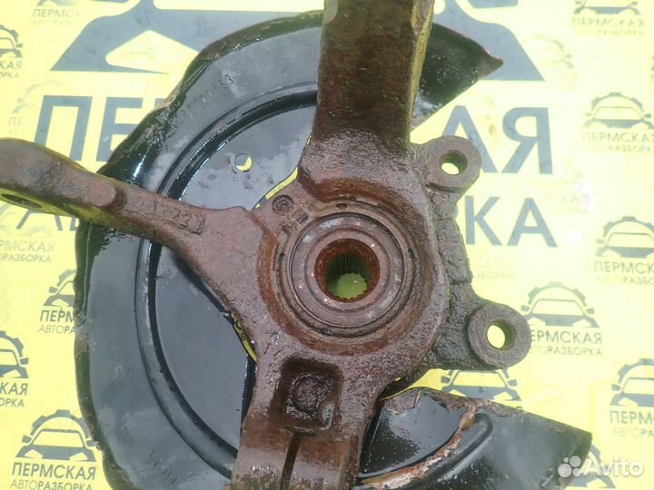 Кулак поворотный передний левый Renault Logan 1