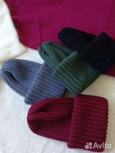 Вязаная демисезонная шапочка из полушерсти