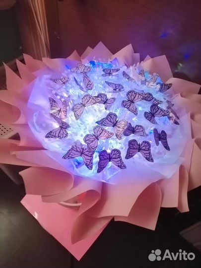 Букет с бабочками, светящийся