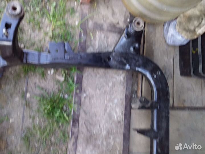 Подрамник opel zafira