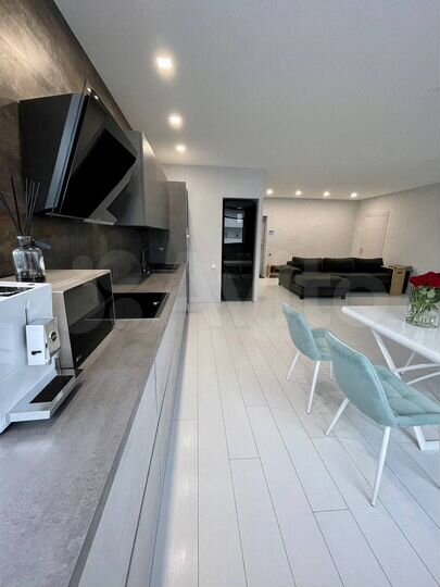 2-к. квартира, 76 м², 21/22 эт.