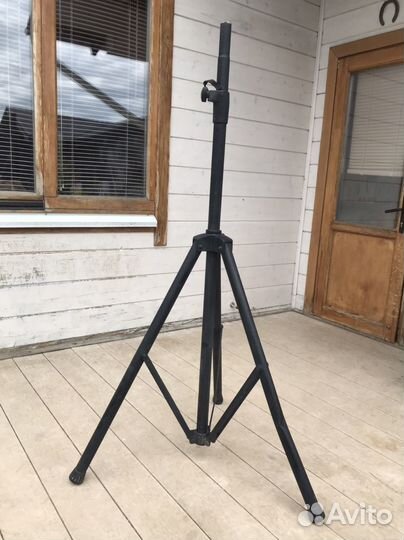 Стойка тринога штатив для акустики