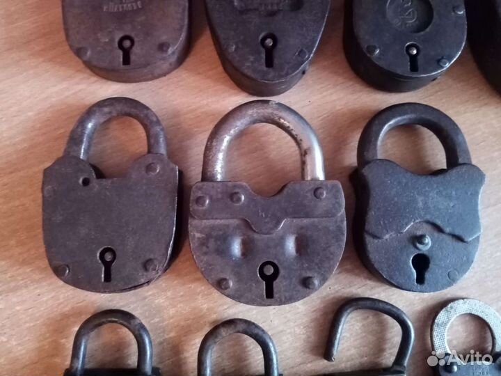 Замки старинные (ключи)