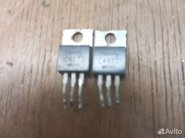 Транзистор 13007,4977
