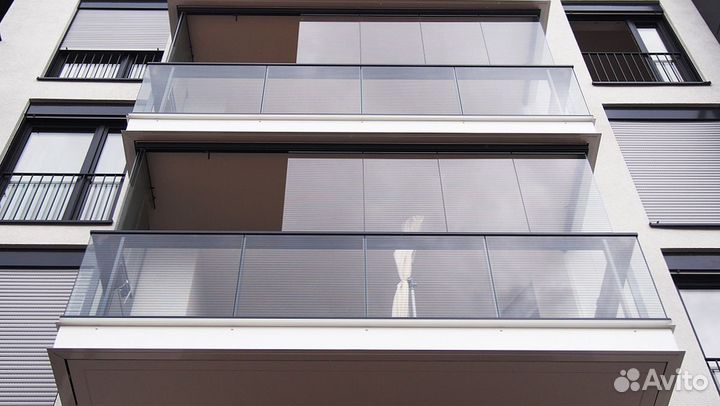 Безрамное остекление веранд беседок террас