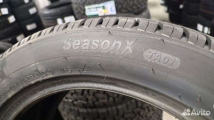 Triangle SeasonX TA01 235/50 R18 101Y