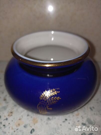 Ваза фарфоровая 