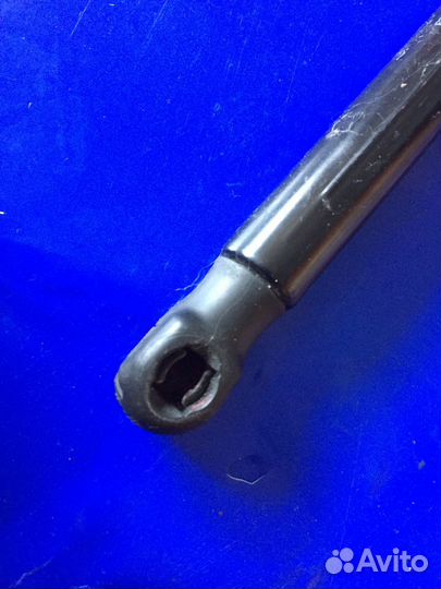 Амортизатор крышки багажника Renault Megane 2