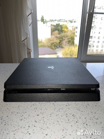 Sony playstation 4 slim