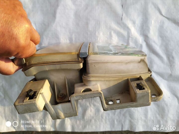 Фара правая Nissan Elgrand 1997-2002гг