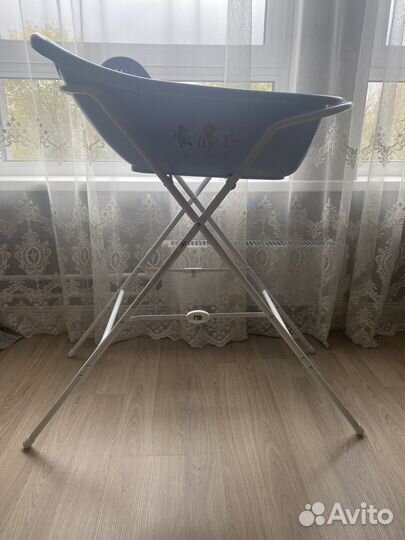 Ванночка для купания с подставкой