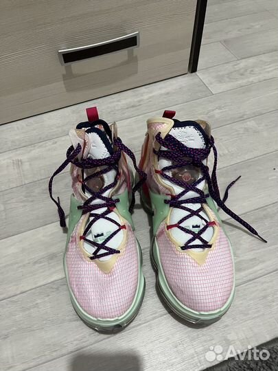 Кроссовки nike lebron19