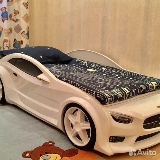 Детская кровать машина