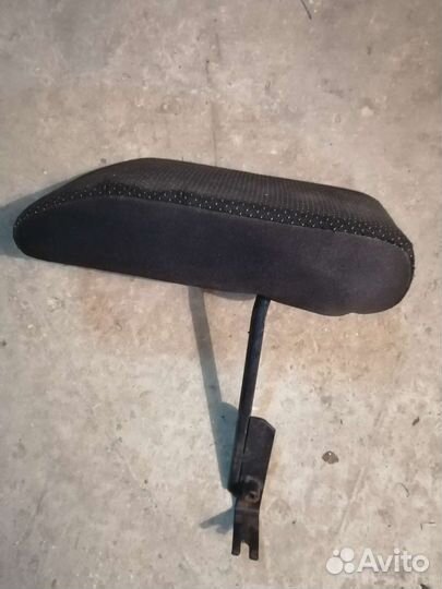 Подлокотник