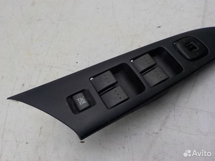 Блок управления стеклоподъемниками на Mazda 3