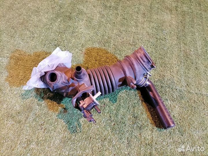 Патрубок воздушного фильтра 17881-28250 Toyota Cam