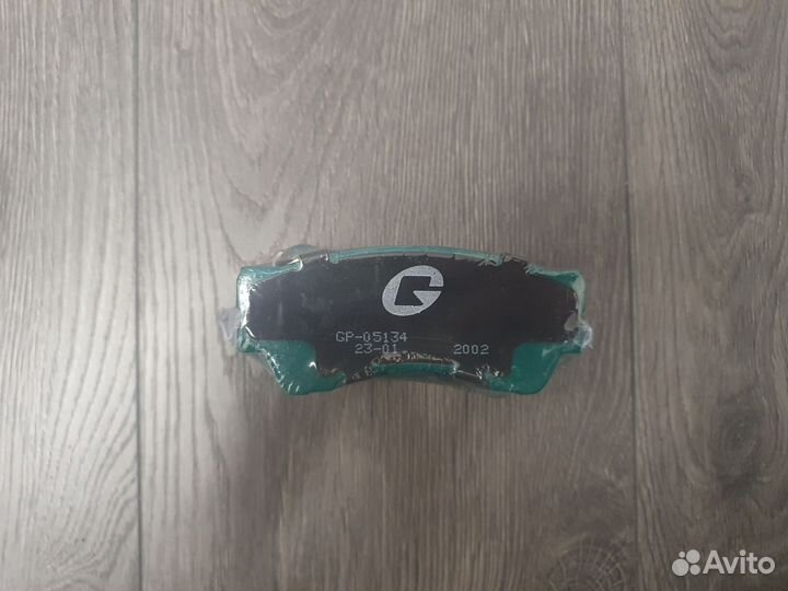Передние тормозные колодки G-brake