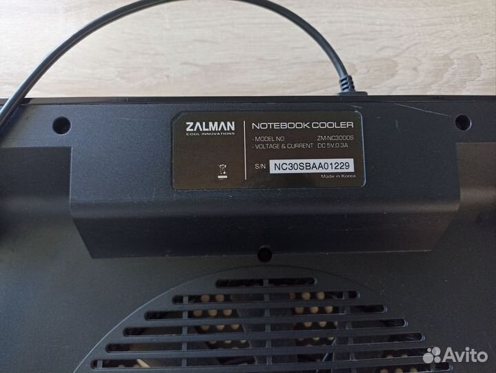 Охлаждающая подставка под ноутбук