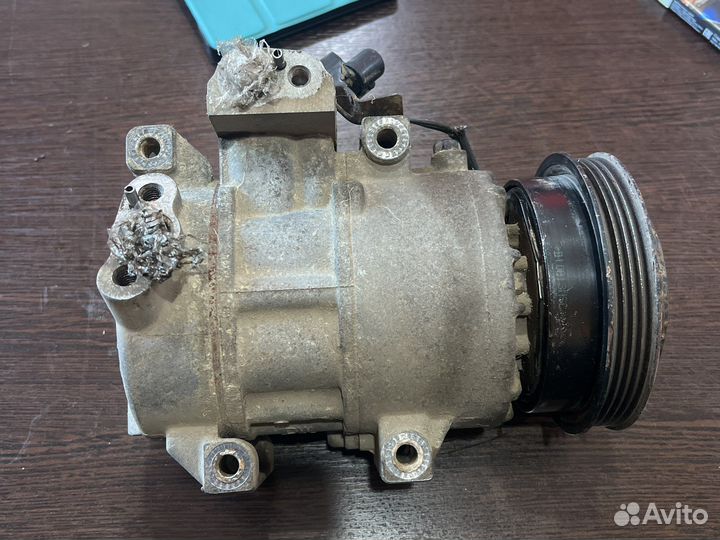 Компрессор кондиционера Kia Rio 977011G000 JB G4EE