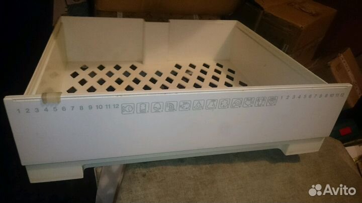 Ящики, полки и др. для холодильников б/у