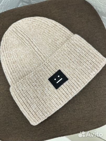 Женская шапка