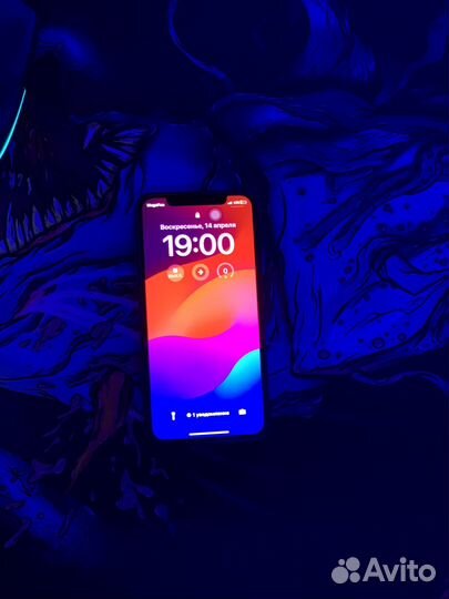 iPhone Xs, 64 ГБ