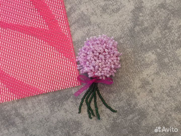 Брошь из бисера