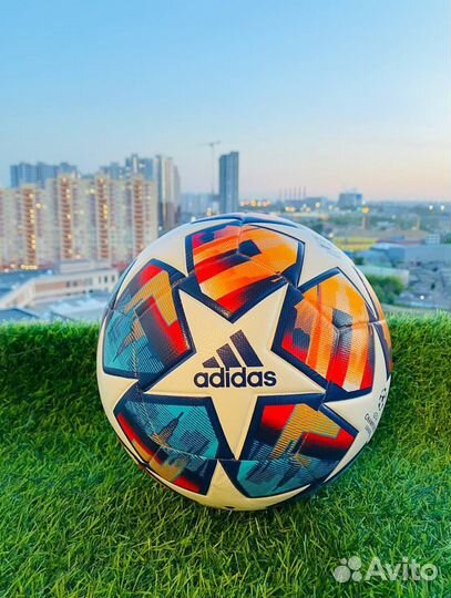 Футбольный мяч