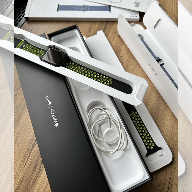 Часы Apple Watch series 2 Nike 42 мм