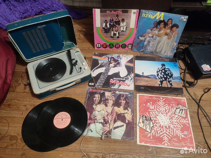 Проигрыватель винила Юность