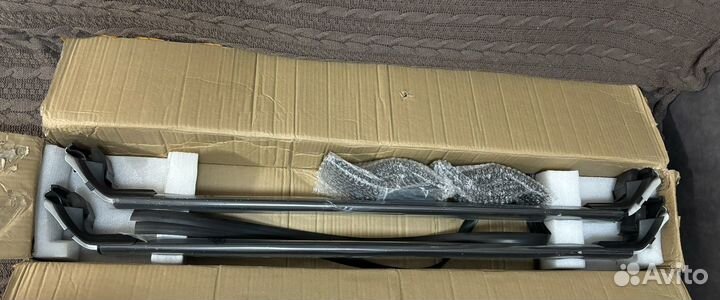 Багажник на интегрированные рейлинги Geely Monjaro