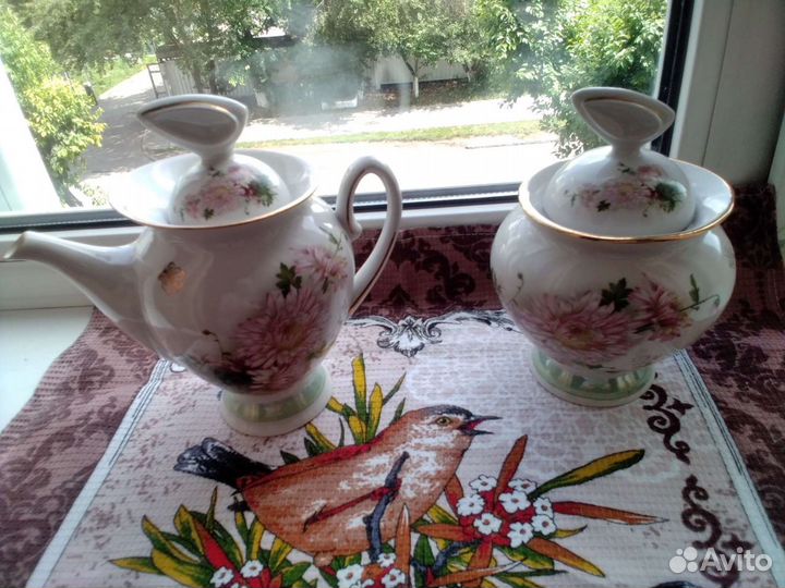 Заварочный чайник и сахарница(форфор)