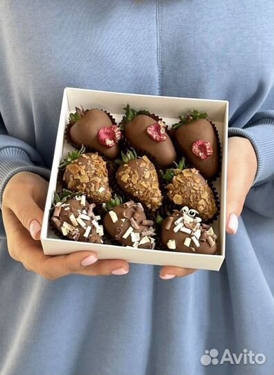 Букеты из клубники в шоколаде к празднику