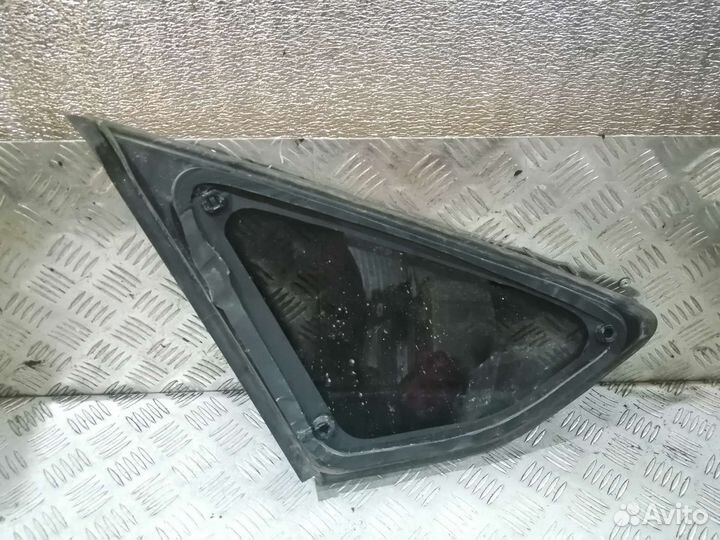 Форточка задняя правая хром Ford Focus 3 хэтчбек