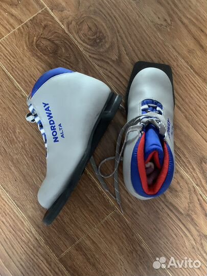 Лыжные ботинки детские